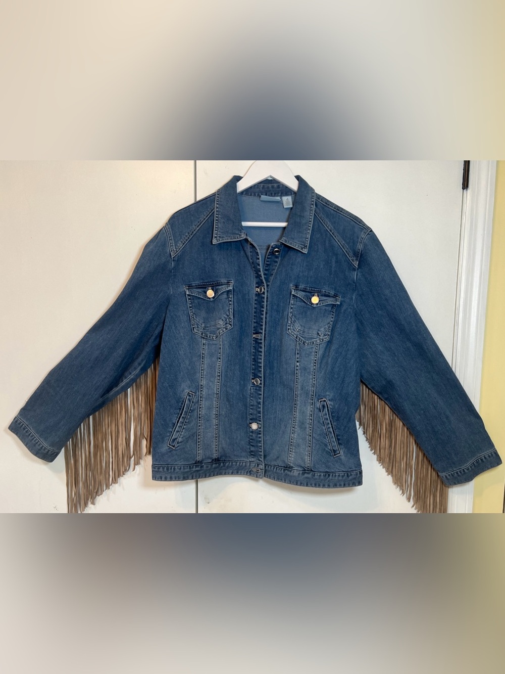 🤠 Chico’s Fringe Denim Jacket – Women’s 20/22 (Chico’s 4) Western Boho - Picture 8 of 9